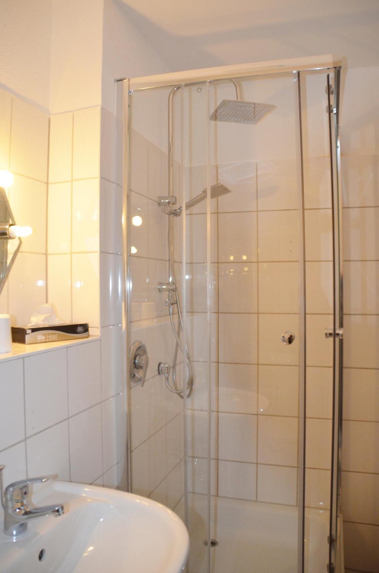 Hotel Zur Koeppe Bad Klosterlausnitz Ngoại thất bức ảnh
