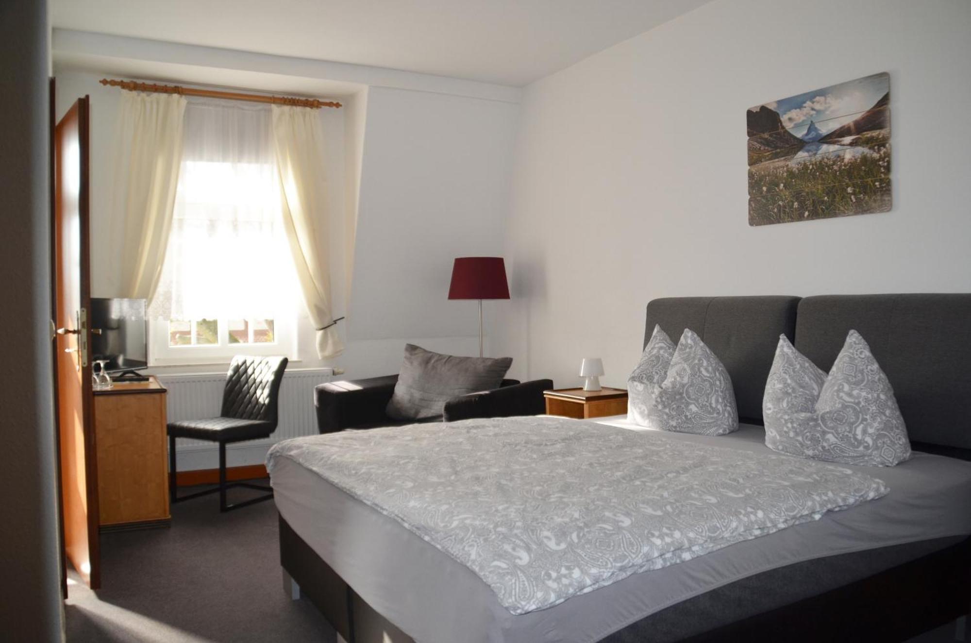 Hotel Zur Koeppe Bad Klosterlausnitz Ngoại thất bức ảnh